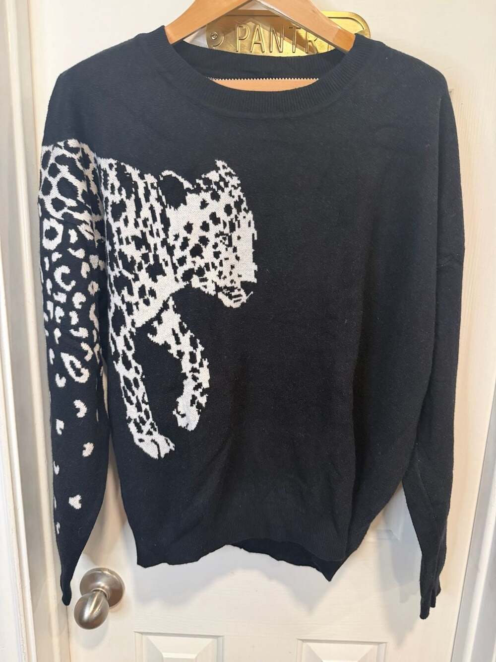 Women’s XL Black Leopard Sweater Animal Print Cheetah Graphic Crewneck Pullover